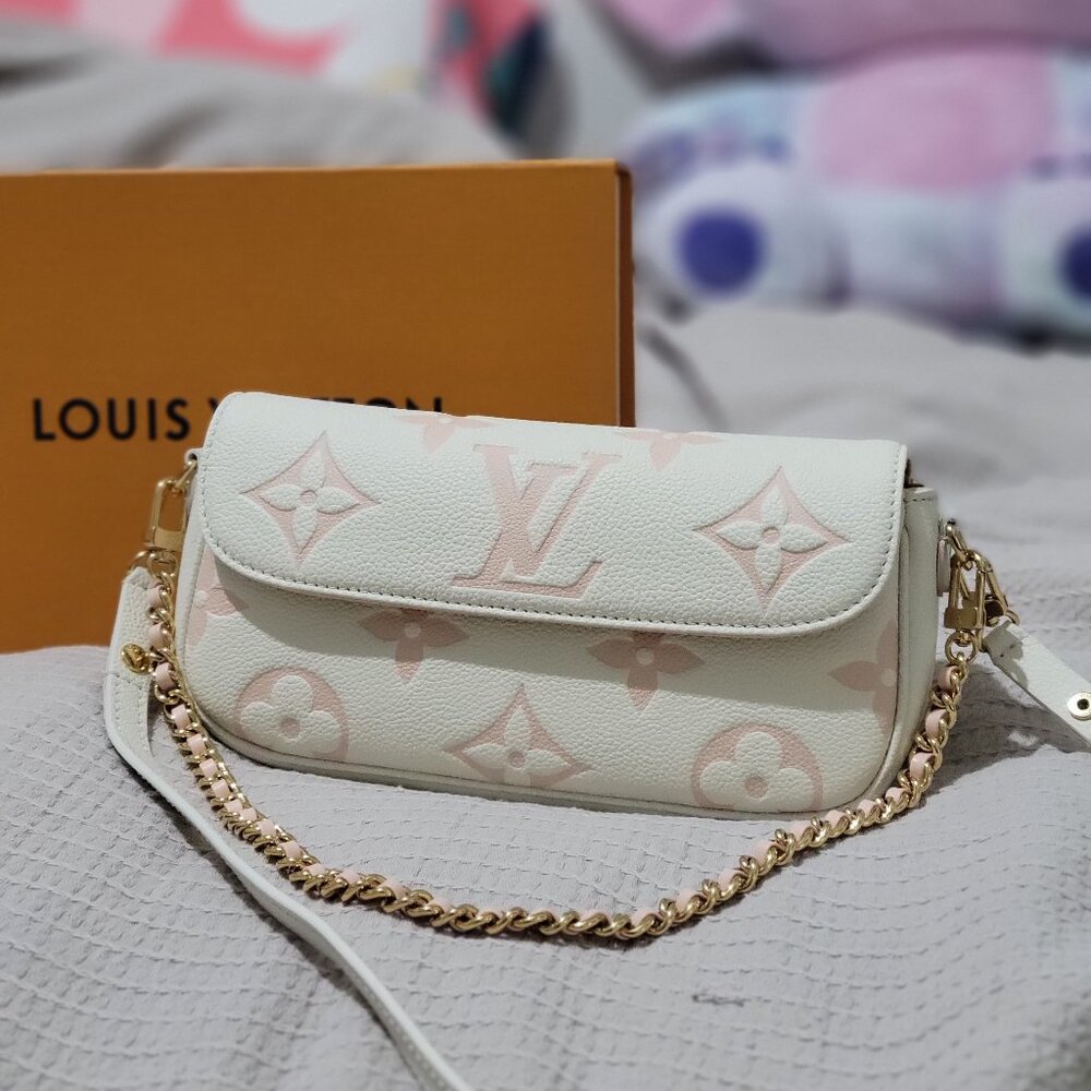 Rare Louis Vuitton Wallet on Chain Ivy Ice Pink
